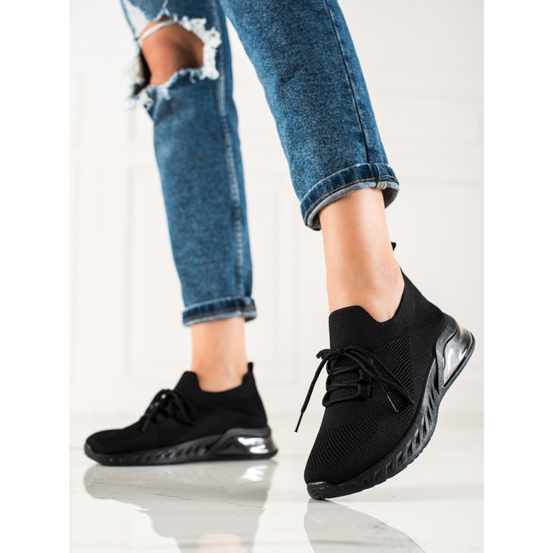 DK Černé sportovní boty černá 2