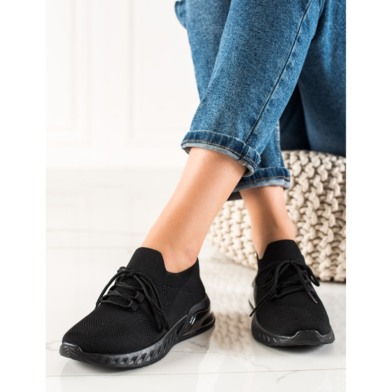 DK Černé sportovní boty černá 1