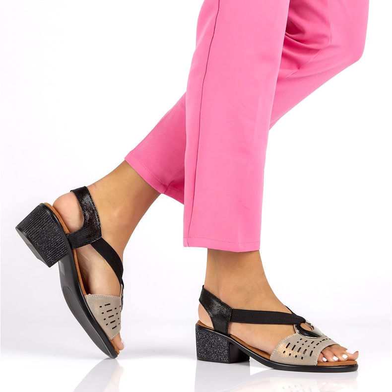 Kožené prolamované sandály Filippo DS2308/22 Bk Go, černo-zlaté zlatý 2