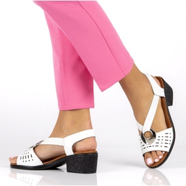 Kožená sandály s otevřenou prací s Filippo DS2308/22 bílá dekorace bílý 5