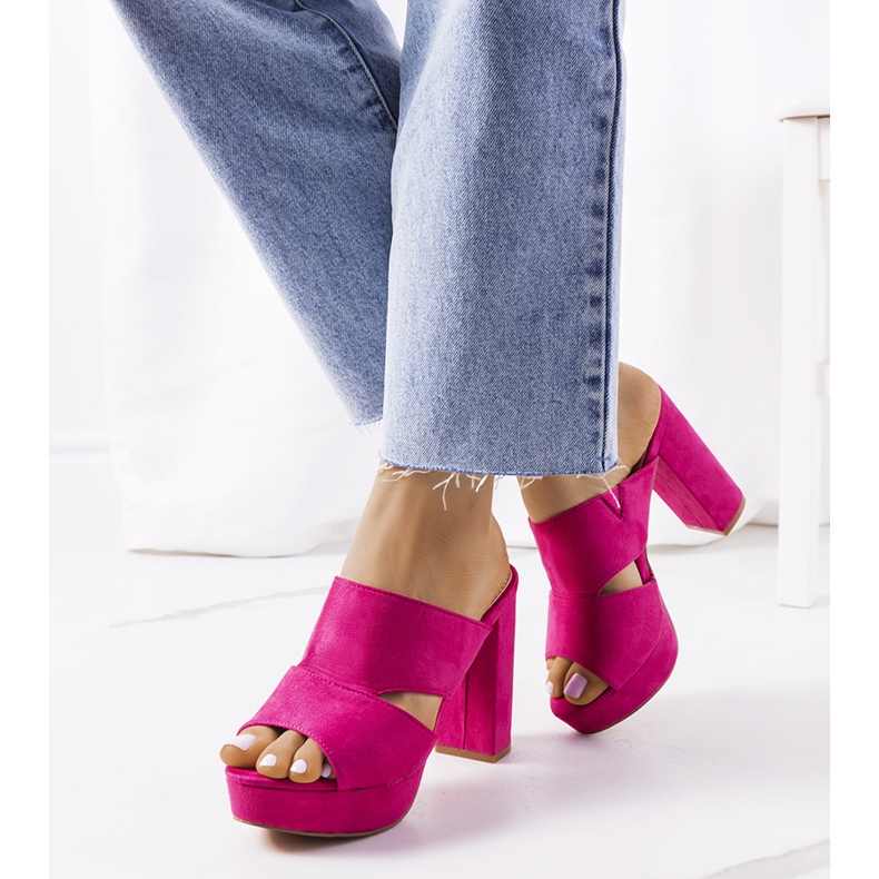 Růžové pantofle na sloupku Horn růžový 1