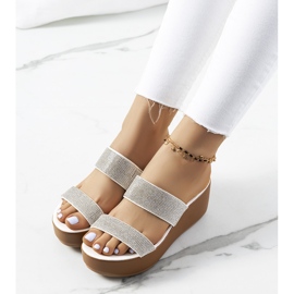 Bílé pantofle na platformě Marlien bílý 1