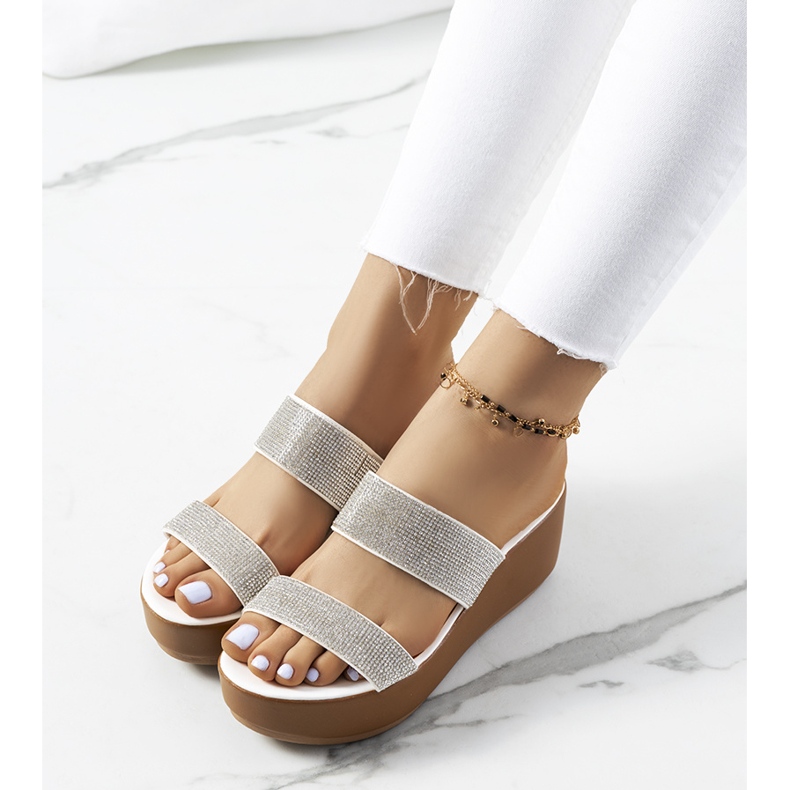 Bílé pantofle na platformě Marlien bílý 1