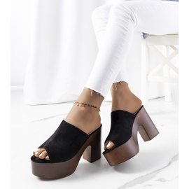 Černé pantofle na platformě Klaren černá 1