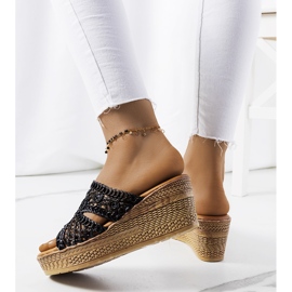 Černé podpatky Clara na klínku černý 1