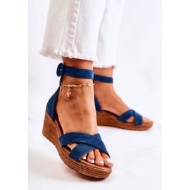 Semišové sandály na klínku Maciejka 04565-06 Navy Blue námořnická modř vícebarevný 2