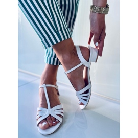 Sparkle White sandály na nízkém podpatku bílý 2 Sparkle White sandály na nízkém podpatku bílý 2