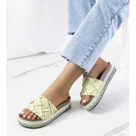 Zelené žabky na korkové podrážce Vadna zelená 1 Zelené žabky na korkové podrážce Vadna zelená 1