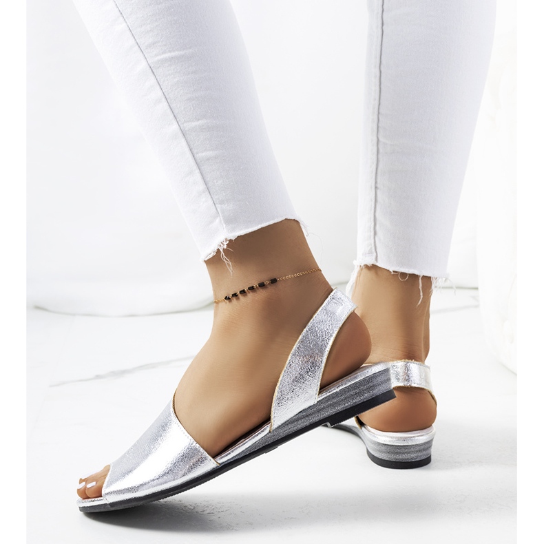 Stříbrné metalické sandály Gomes stříbrný 1
