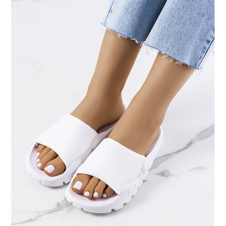 Dámské bílé pantofle Distant bílý 1