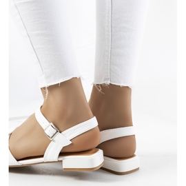 Bílé elegantní sandály Timmins bílý 2