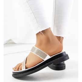 Bílé sandály na platformě Ossel bílý 2