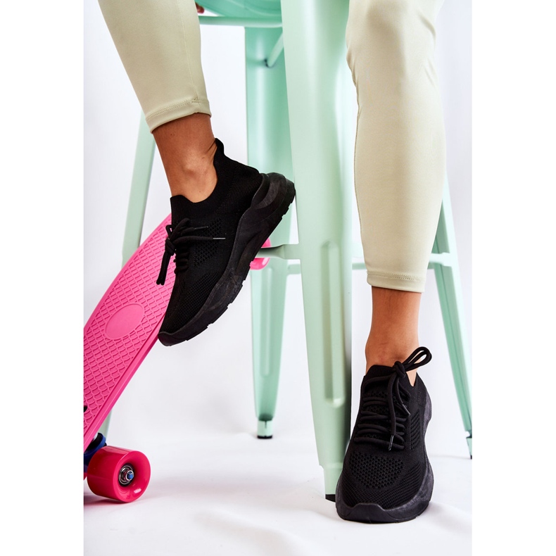 FK2 Dámská sportovní obuv, nazouvací černá Livia 1