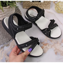 Černé sportovní sandály na suchý zip At the American Club černá 1