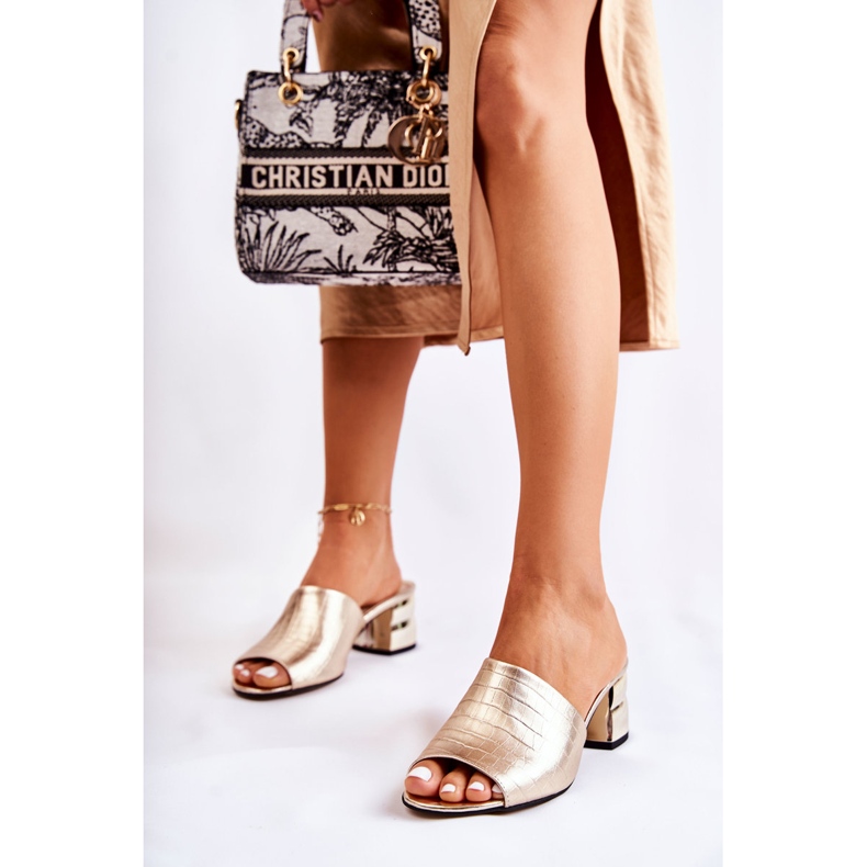 PA2 Kožené dámské pantofle krokodýl vzor na podpatku Golden Perry zlatý 1 PA2 Kožené dámské pantofle krokodýl vzor na podpatku Golden Perry zlatý 1