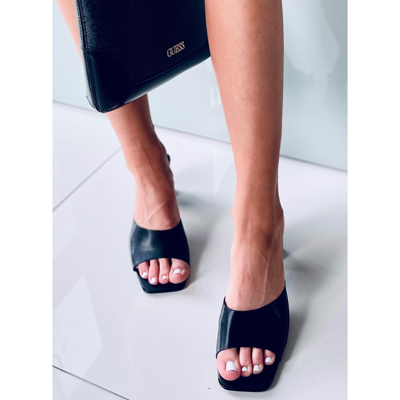 Černé sandály na podpatku Dionne černá 2 Černé sandály na podpatku Dionne černá 2