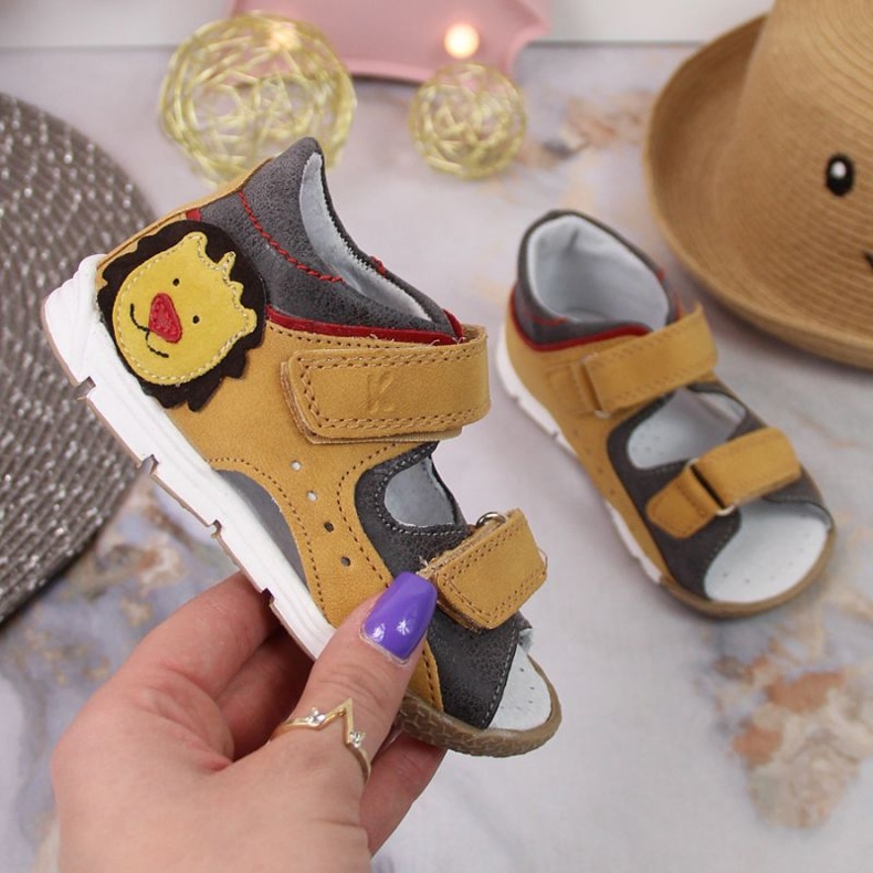 Sandály na suchý zip Kornecki Jr KOR6867 camel hnědý 1