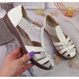 Uzavřené sandály T.Sokolski W SCA168B bílo-stříbrné bílý 1