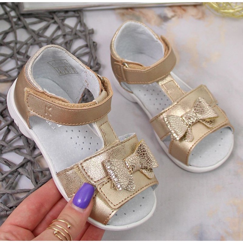 Sandály na suchý zip Kornecki Jr KOR6309 zlaté zlatý 1 Sandály na suchý zip Kornecki Jr KOR6309 zlaté zlatý 1