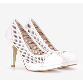 Bílé lodičky na podpatku Friar bílý 1 Bílé lodičky na podpatku Friar bílý 1