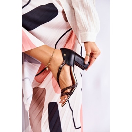 Dámské kožené sandály na podpatku Maciejka 05592-01 Černá 2