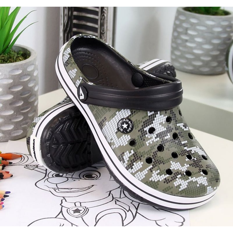 Pantofle American Club W AM445B z khaki pěny černá 1