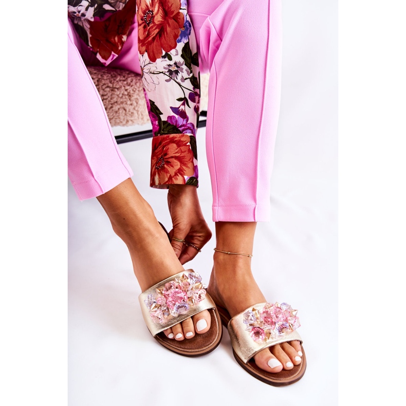 Kožené dámské pantofle se zlatým zdobením Nicole 2726 2