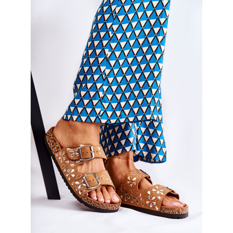 PG1 Hnědé semišové pantofle Dalvio s kamínky hnědý 1