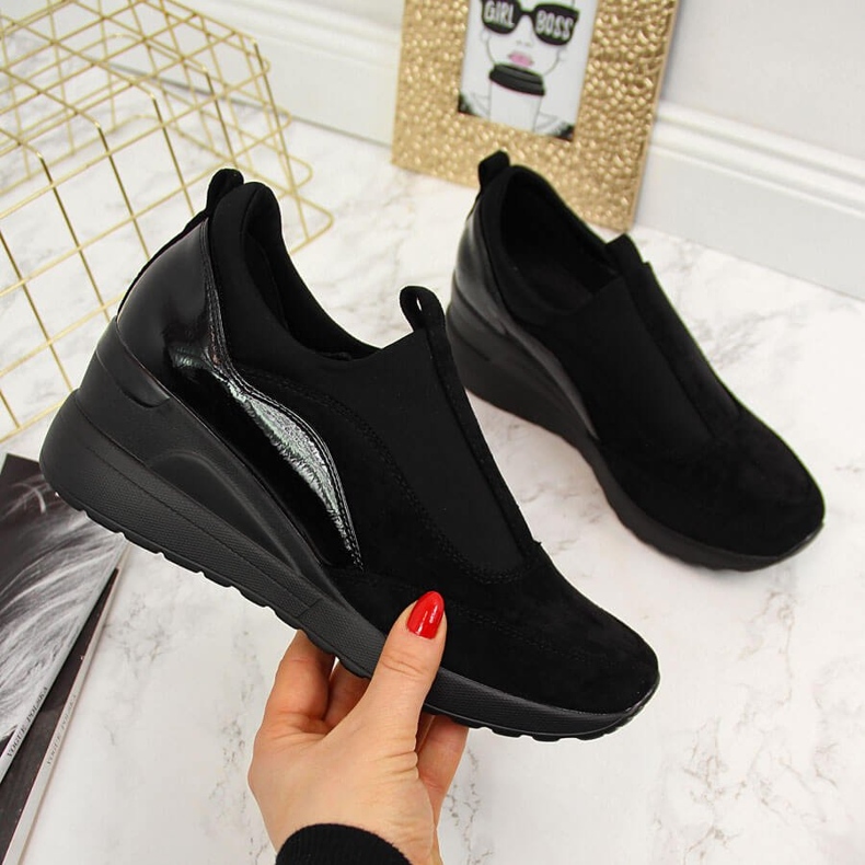 Dámské černé tenisky na klínku Vinceza černá 2