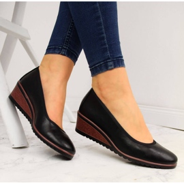 Vinceza Černé lodičky na klínku od Vincezy černá 2 Vinceza Černé lodičky na klínku od Vincezy černá 2