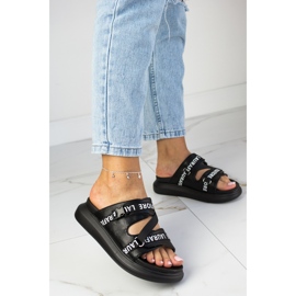 Černé pantofle na platformě Laura La.Fi černý 2