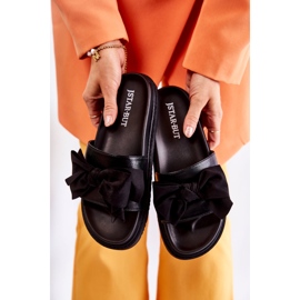 PJ1 Klasické dámské kožené pantofle s mašlí Černá Dessy 7