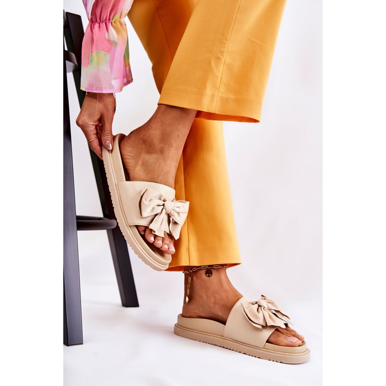 PJ1 Klasické dámské kožené pantofle s mašlí Béžové Dessy béžový 1