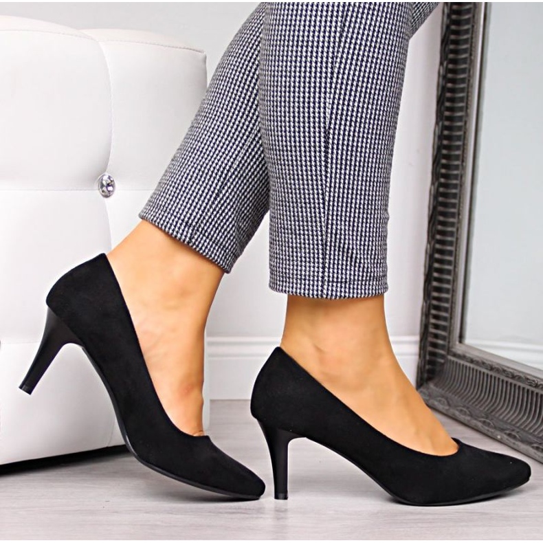 Černé semišové lodičky W Sergio Leone černá 2