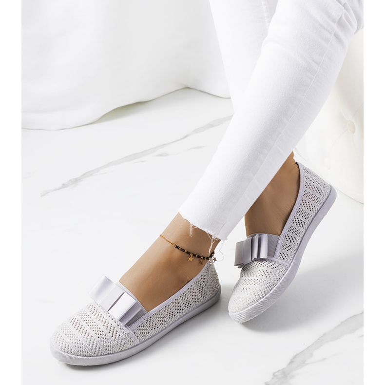 Šedé prolamované tenisky Zorda šedá 2