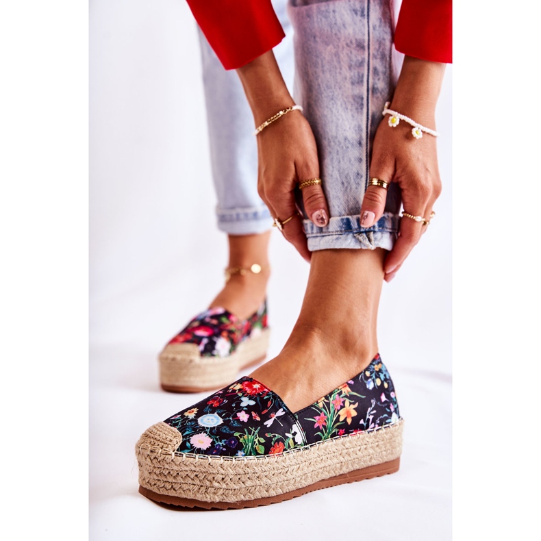 FS3 Módní nazouvací espadrilky v černých květech Morice černá vícebarevný 1 FS3 Módní nazouvací espadrilky v černých květech Morice černá vícebarevný 1