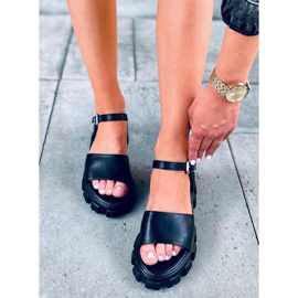 Sandály na silné podrážce Saint Black černá 1