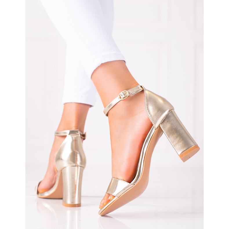 SHELOVET Zlaté sandály na baru zlatý 2 SHELOVET Zlaté sandály na baru zlatý 2