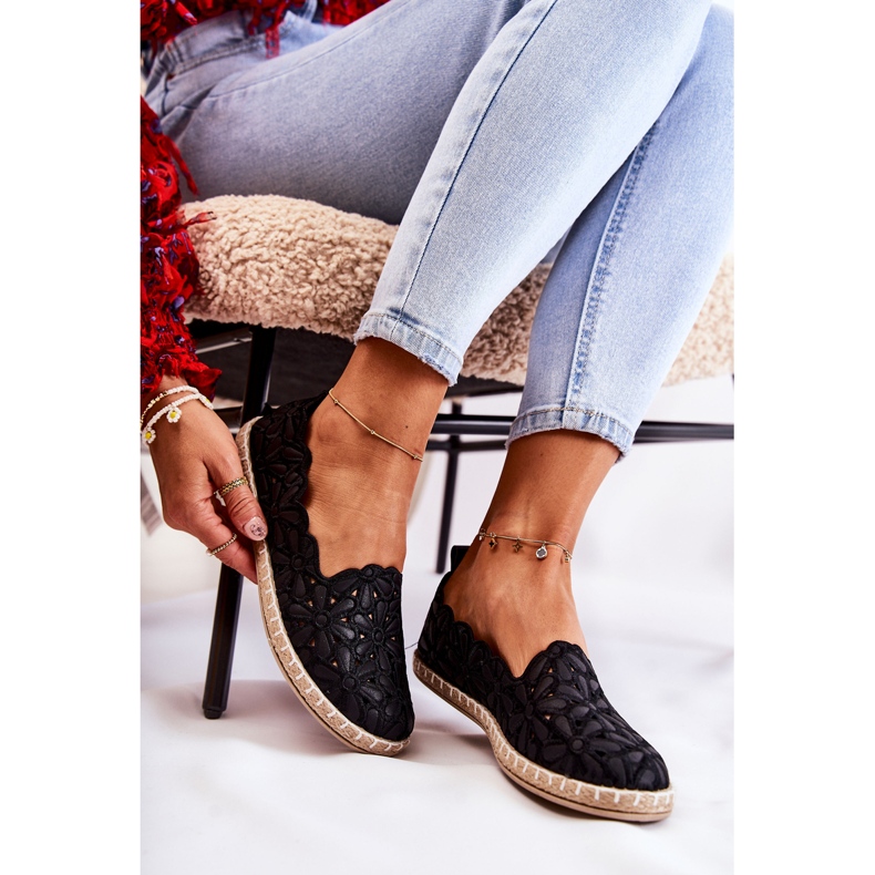 PE1 Dámské nazouvací baleríny s černými květy Vennice černá 1