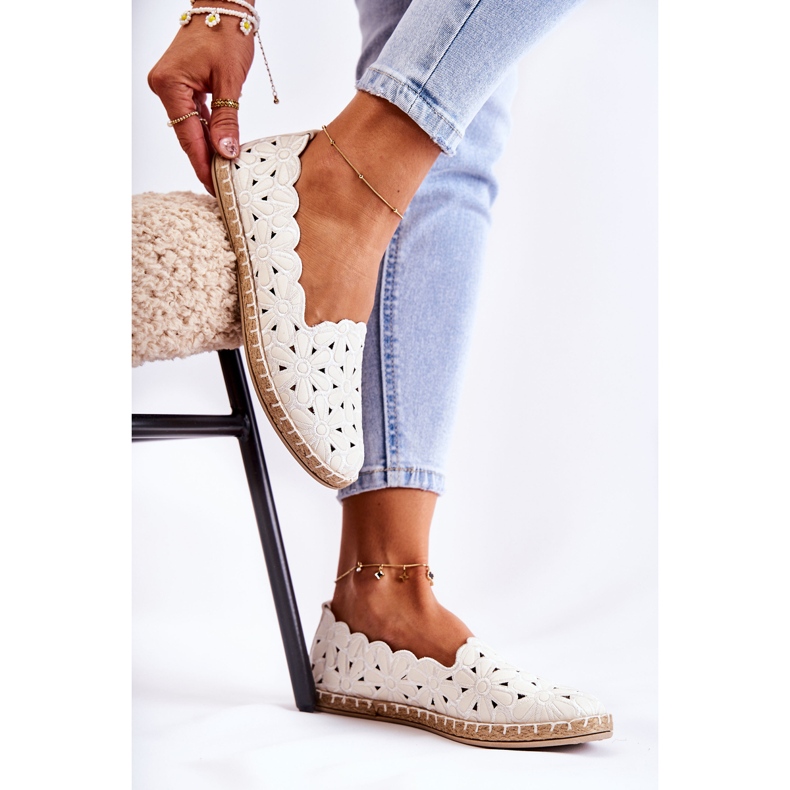 Dámské nazouvací baleríny s bílými květy 2 Dámské nazouvací baleríny s bílými květy 2