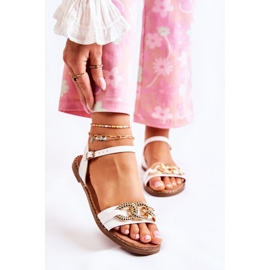 S.Barski Dámské sandály na plochých podpatcích s řetízkem bílá Minevra bílý 2