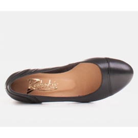 Radoskór Klasické černé dámské lodičky pro širší nohu černá 1