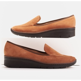 Radoskór Pohodlné nízké klínové boty pro širší nohu hnědý 1 Radoskór Pohodlné nízké klínové boty pro širší nohu hnědý 1