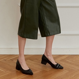 Marco Shoes Černé lodičky na nízkých podpatcích, zdobení tryskami černý 1