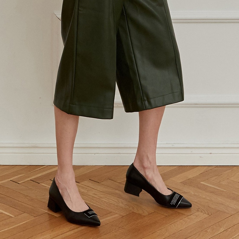 Marco Shoes Černé lodičky na nízkých podpatcích, zdobení tryskami černá 1