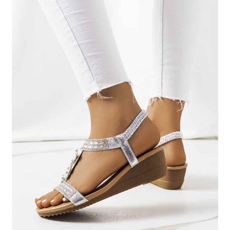 Stříbrné sandály na klínku Amisha stříbrný 1 Stříbrné sandály na klínku Amisha stříbrný 1