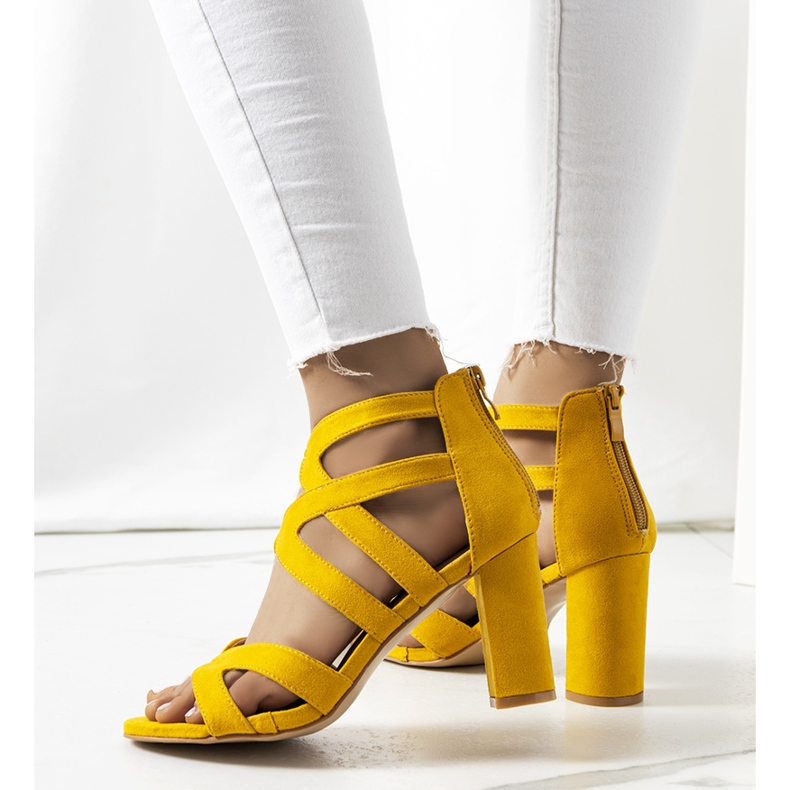 Žluté sandály na sloupku Maddox žlutá 2