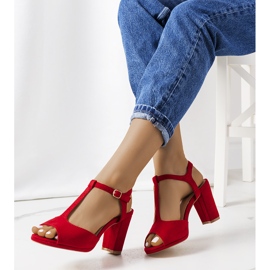 Červené lodičky na Harveyho postu červený 1