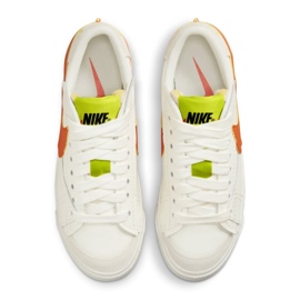Boty Nike Blazer Low '77 Jumbo W DQ1470-103 bílý 3