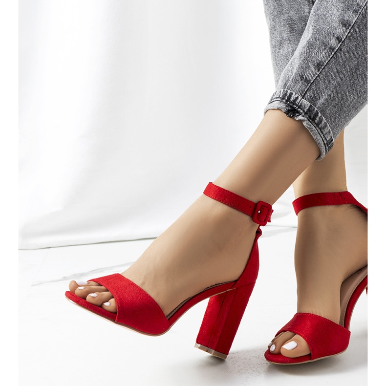 Červené sandály na sloupku Doyle 1